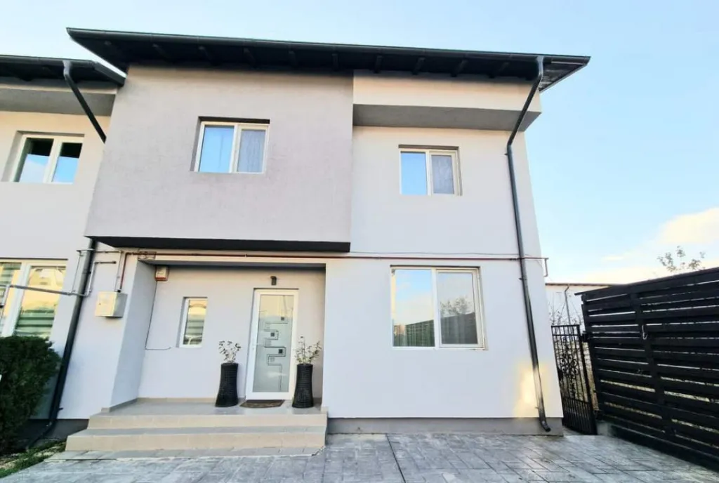 Casa de Vanzare Mamaia Sat - Hanul cu Peste 4 Camere