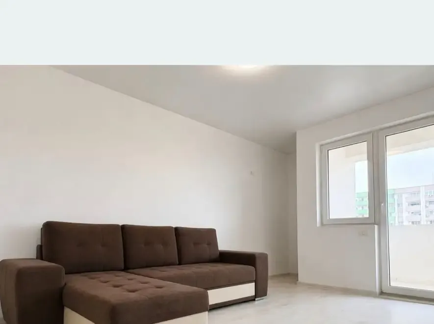 Vand garsoniera in bloc nou