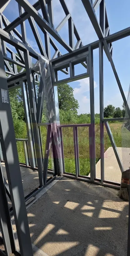 Casa pe structura metalica si teren de 757 mp de vanzare in Brebu