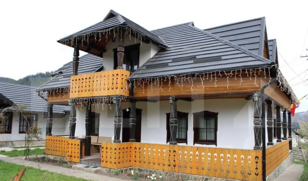 Casa de vacanta si anexe in Stulpicani