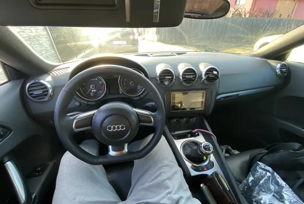 Audi TT 2 0 225 CP 8 200 eur