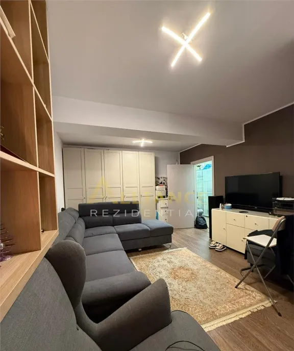 Metrou 1 decembrie apartament 3 camere mobilat si utilat