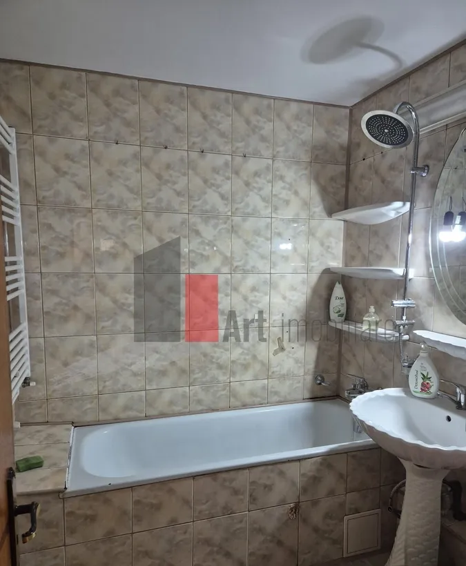 Vanzare apartament 4 camere Lujerului