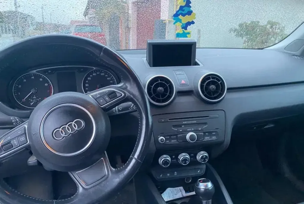 Audi a1 automat 2011 6 300 eur