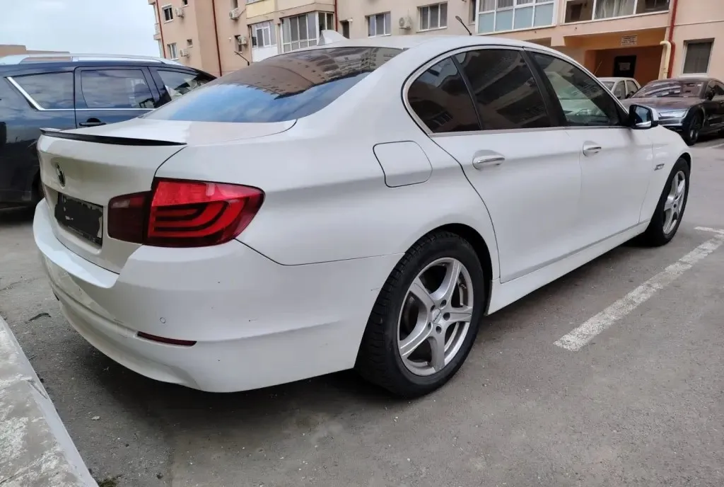 BMW seria 5 F10 an 2010 9 500 eur