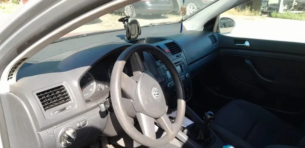 Volkswagen Golf 5 1 600 eur