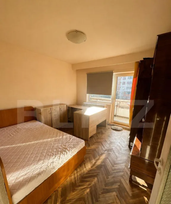 Apartament 4 camere 77 mp etaj intermediar Titulescu Cipa
