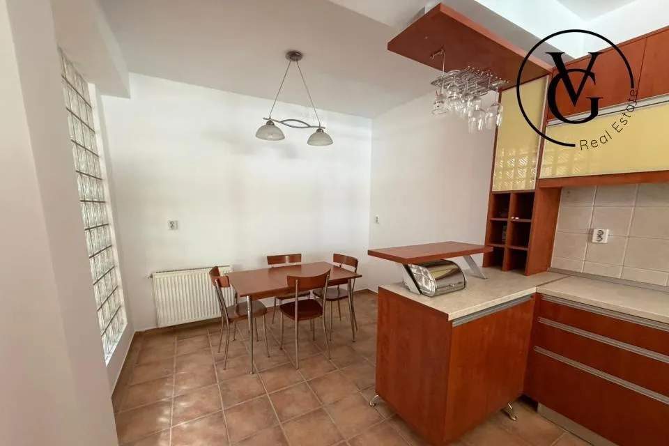 Lacul Tei casa de inchiriat D P 1 mansarda 6 camere garaj