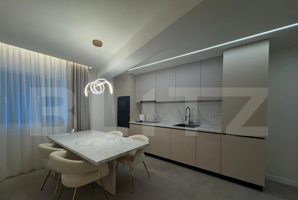 Apartament lux cu 3 camere 80mp 2 bai Zona Frunzisului