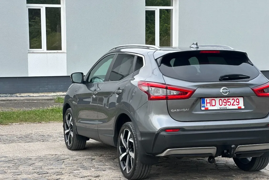 Nissan Qashqai Tekna Bose sound piele BiXenon camere 360 plafon negru navi pano 11 600 eur