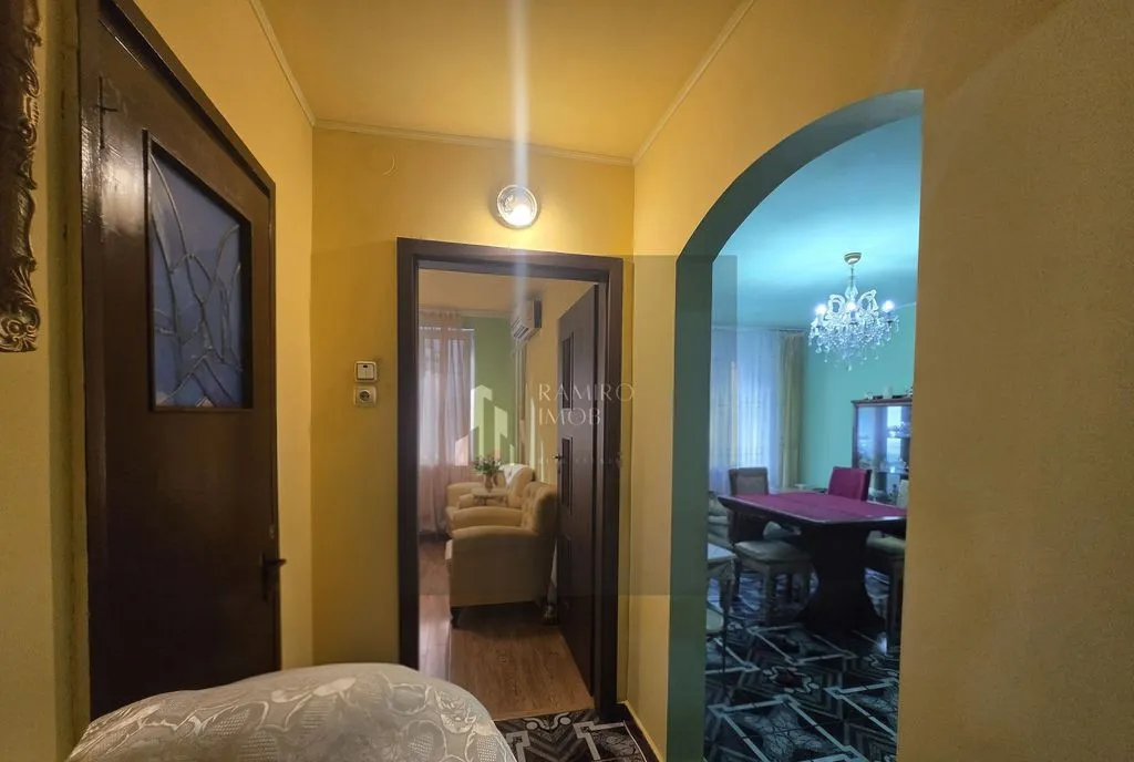 Apartament 3 camere etaj 2 Piata Rahova bloc anvelopat