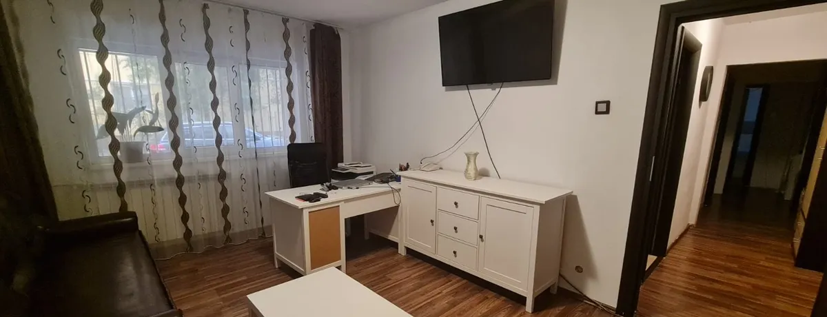 Piata Gorjului Moinesti