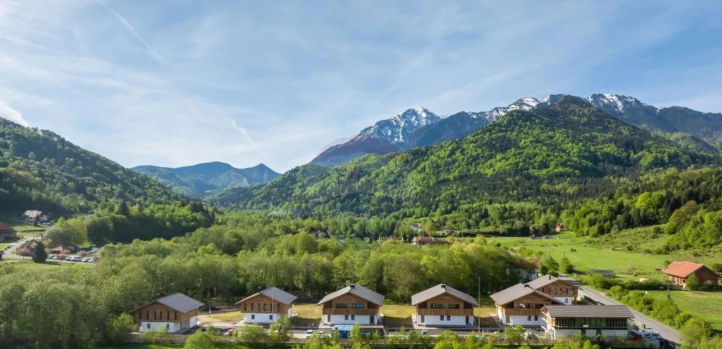 La poalele Bucegilor ultimul chalet proiectul Alpini