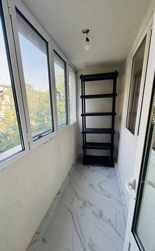 Afi Drumul Taberei Timisoara 5 minute metrou 3 camere renovat