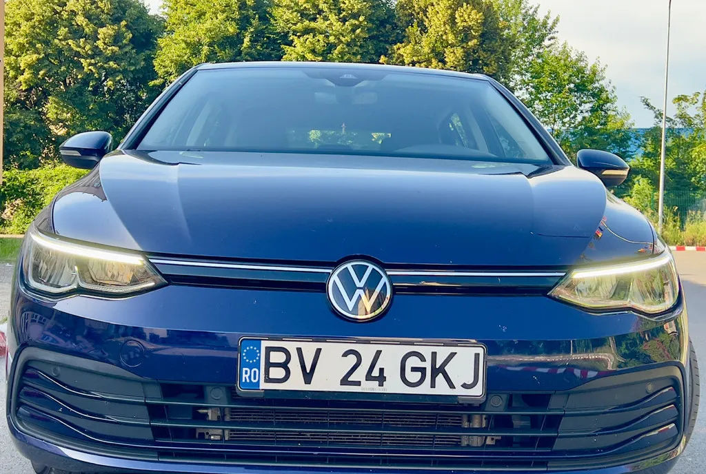 VW Golf 8 eTsi DSG 18 850 eur