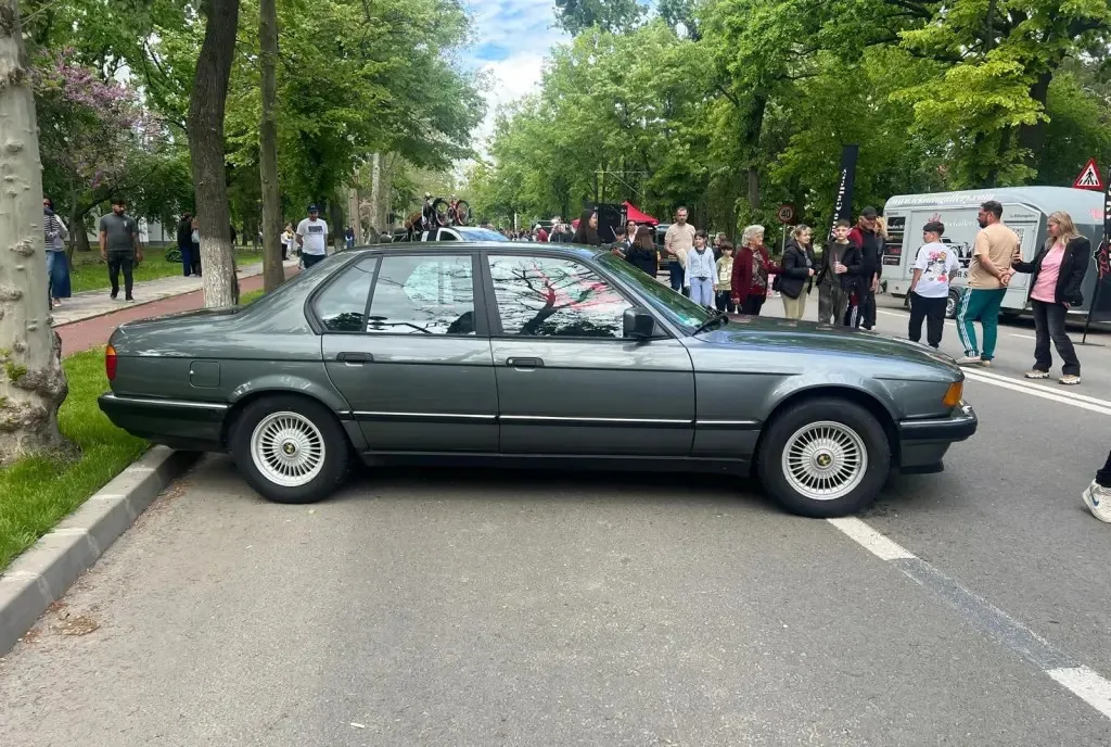BMW 750 V12 E32 vehicul istoric 14 100 eur