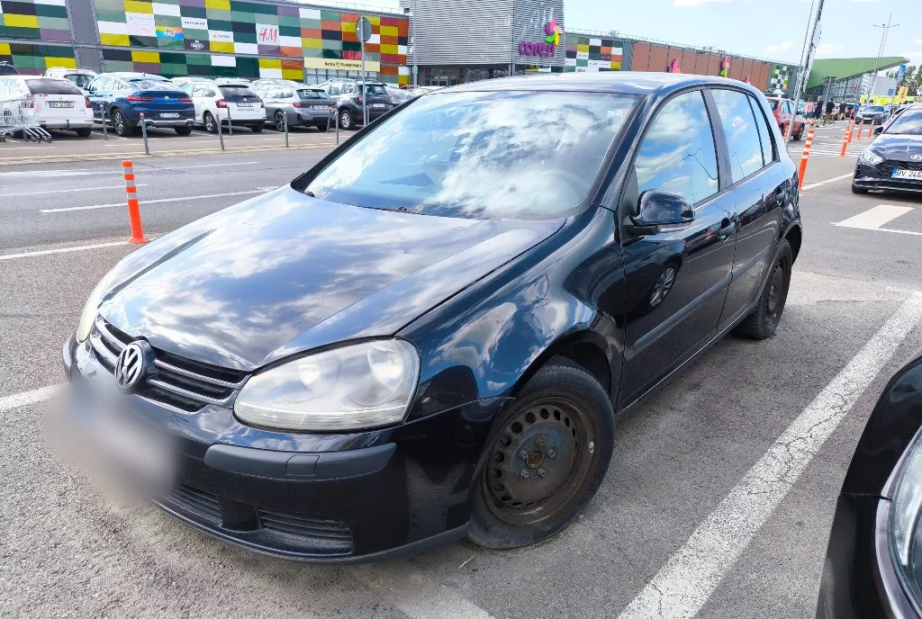 Volkswagen Golf 5 V 1 6 FSI 1 700 eur
