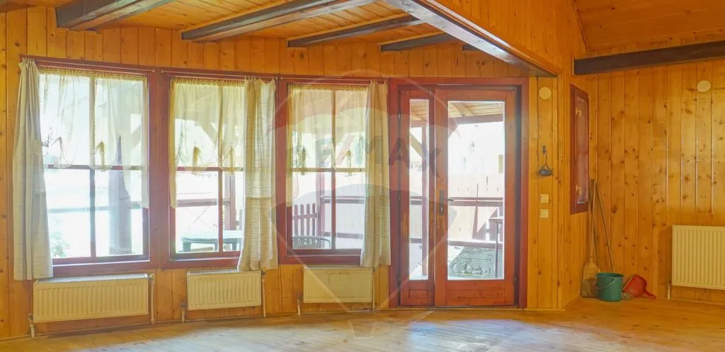 Casa lemn la 1 km de Castelul Bran potential turis