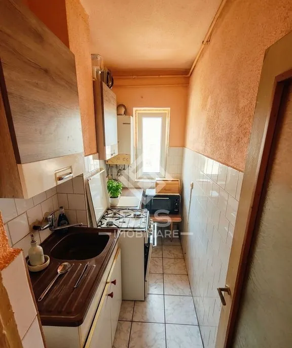 Garsoniera decomandata cu pod Placa beton