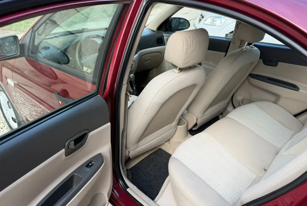 Hyundai Accent 1 4 Benzzina bull Unic Proprietar bull 193 000 KM Reali bull AC Functional 2 100 eur