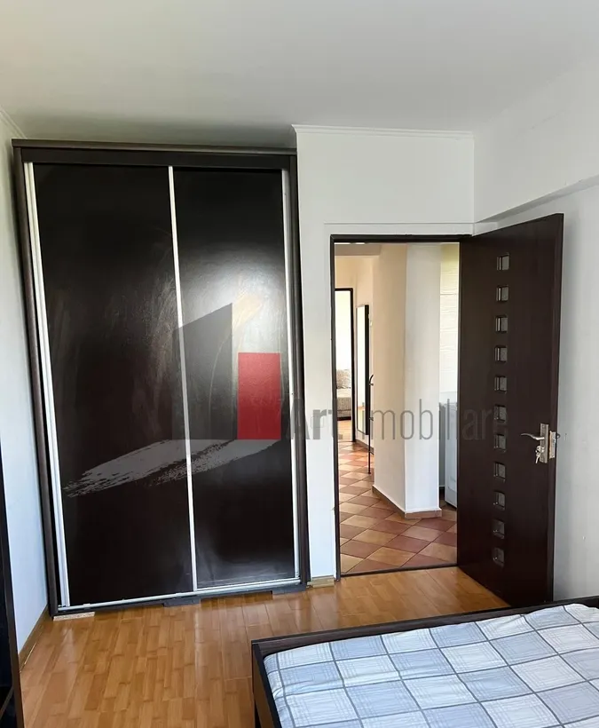 Trei camere vizavi de parcul Plumbuita