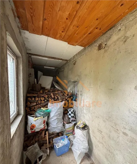 Casa si teren 1 000 mp sat tria comuna derna judetul B