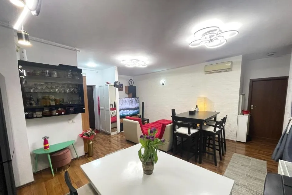 Complex Rasarit de Soare Titan 3 camere etaj 11/11 69 11mp 2 bai 1 balcon