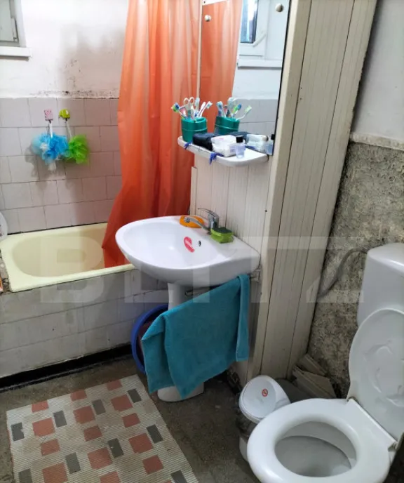 Apartament 4 camere decomandat 75 63 mp zona Dancu