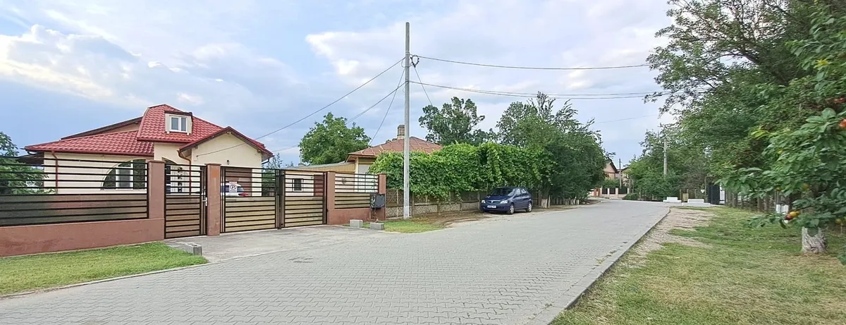 Floresti Stoenesti Jud Giurgiu vila garaj beci teren 1400 mp