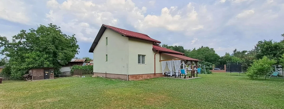 Floresti Stoenesti Jud Giurgiu vila garaj beci teren 1400 mp