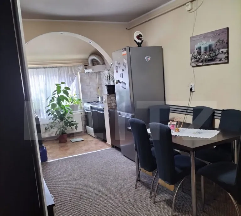 Apartament 2 camere 50 mp si spatiu la mansarda zona Dumbr