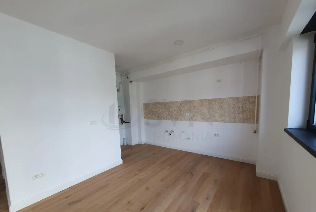 Apartament cu 3 camere singur pe etaj Polona