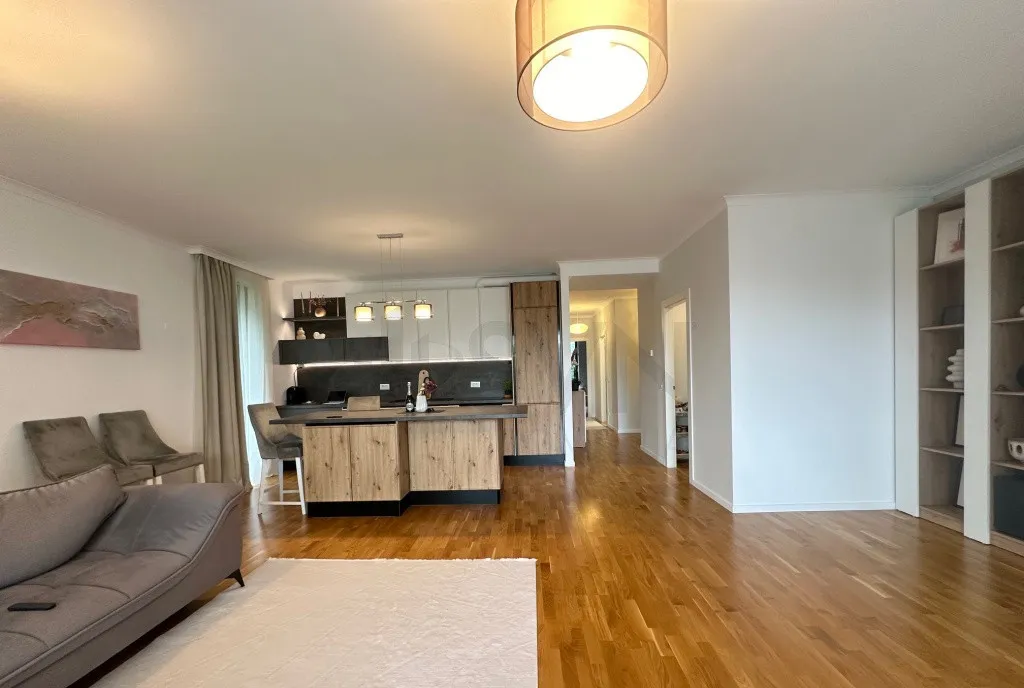 4 camere cu gradina The ivy Residential