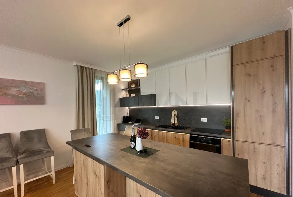 4 camere cu gradina The ivy Residential