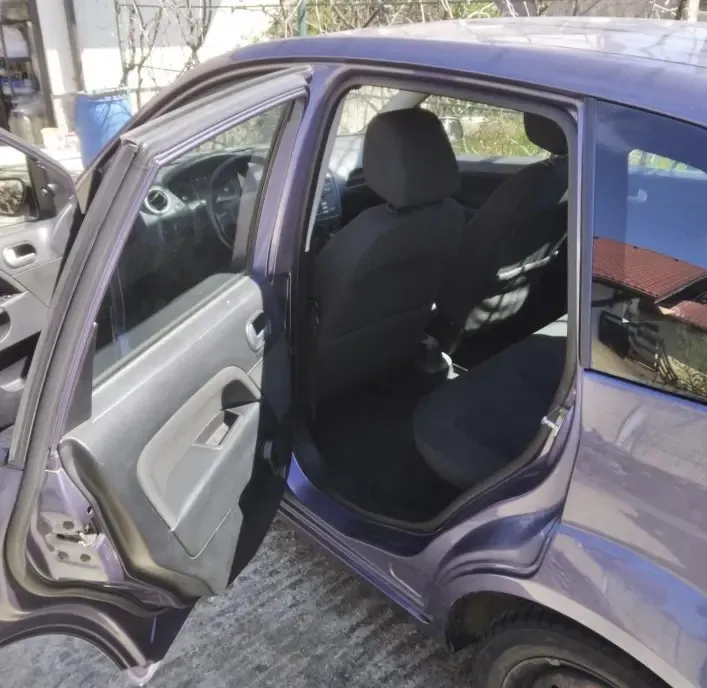 Ford Fiesta 1 6 TDCI 224000 KM reali stare buna consum foarte mic 900 eur