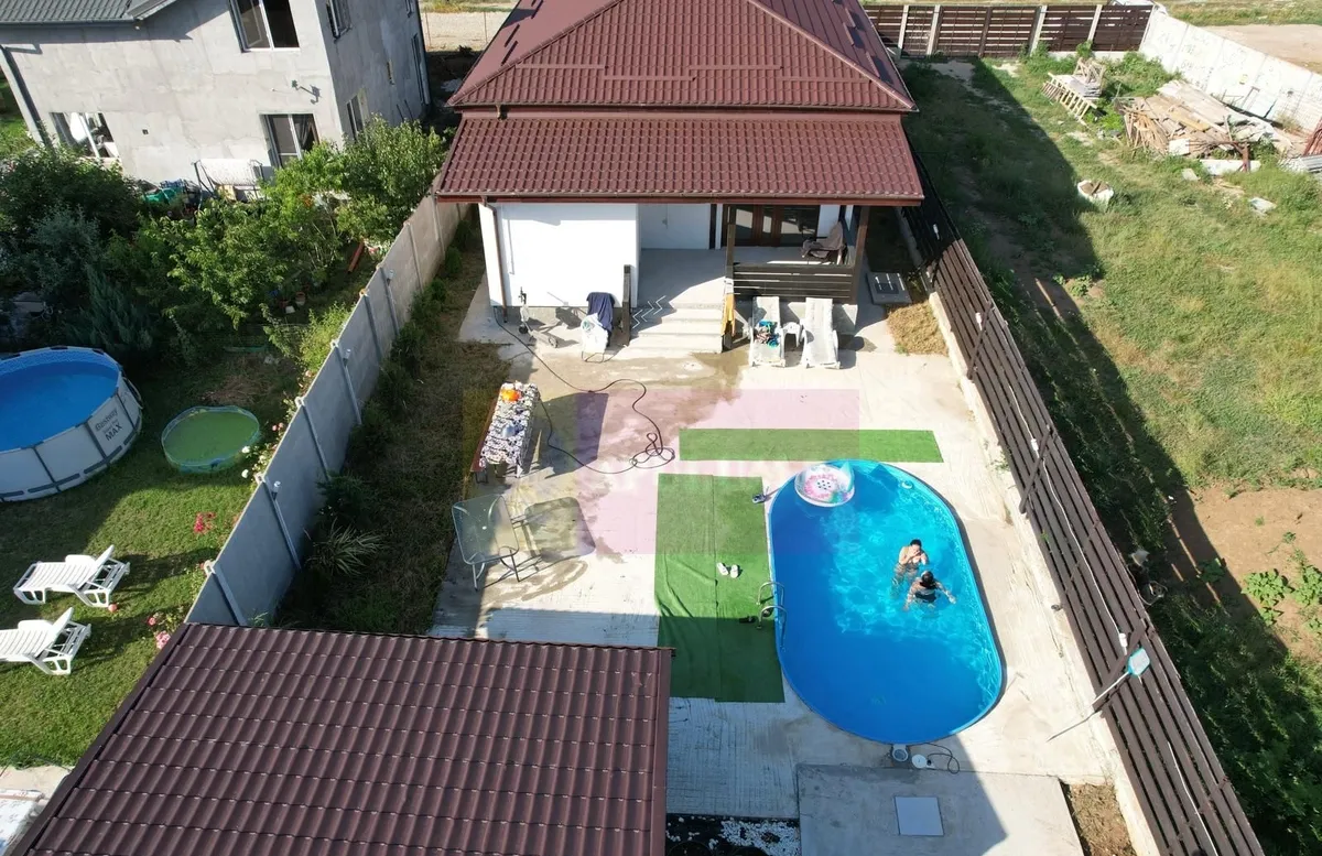 Casa noua Sabareni terasa piscina foisor barbeque curte 440 mp