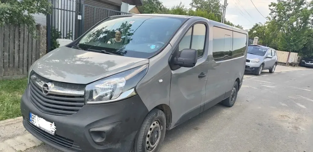 Opel Vivaro 8 locuri 2016 8 000 eur