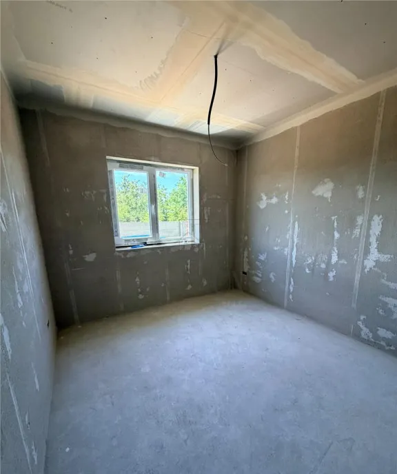 Duplex 4 camere dormitor la parter teren generos