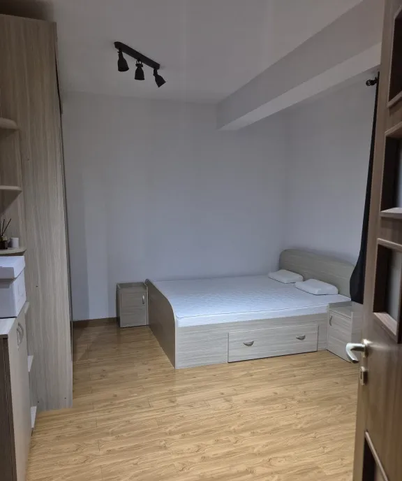 Inchiriez garsoniera 28 mp in Bucurestii Noi