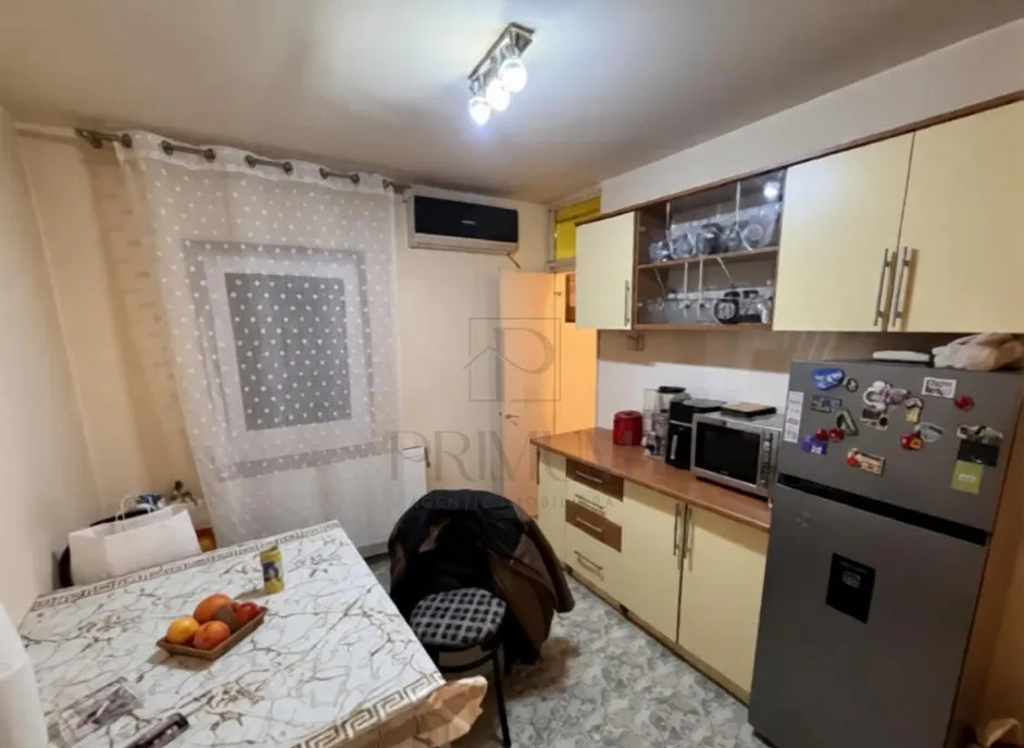Bucovina 3 cam decomandat 2 bai centrala spatios