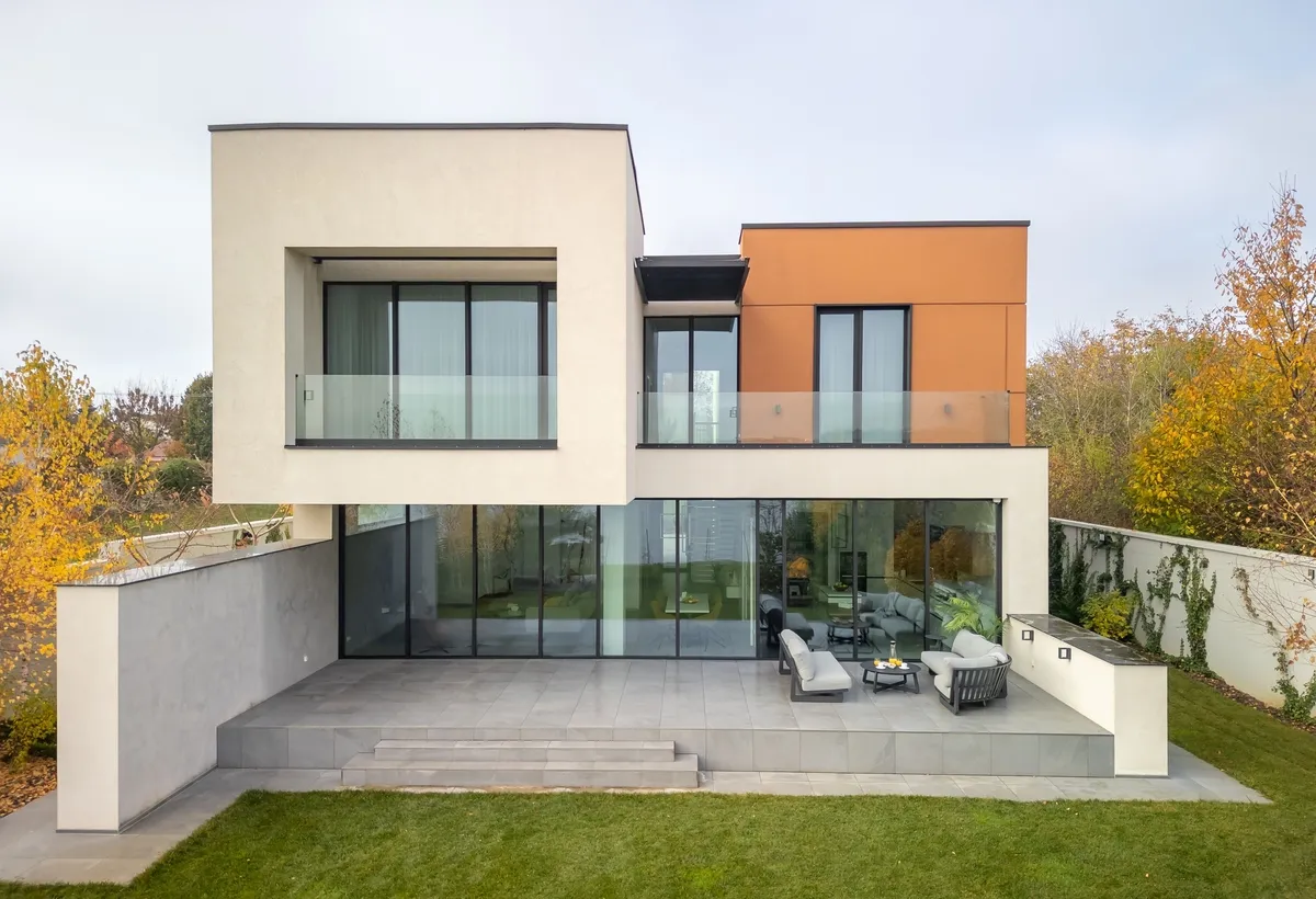 Sector 1 Bucuresti Smart Home nZEB spectaculoasa cu deschidere lac teren 2 000 mp