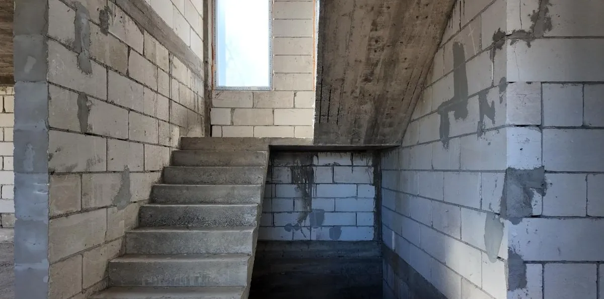 Chinteni strada Iris casa pe 1 000 mp teren la pret de duplex