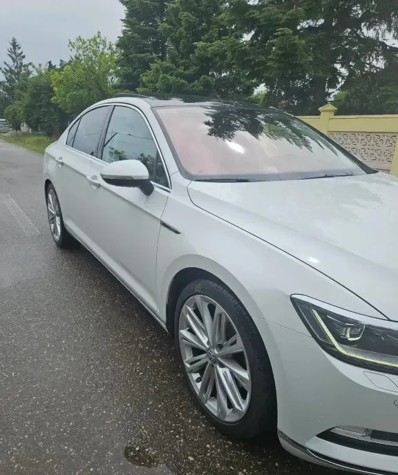 Volkswagen Passat 2 0 TDI SCR 4Mot DSG Highline 21 600 eur