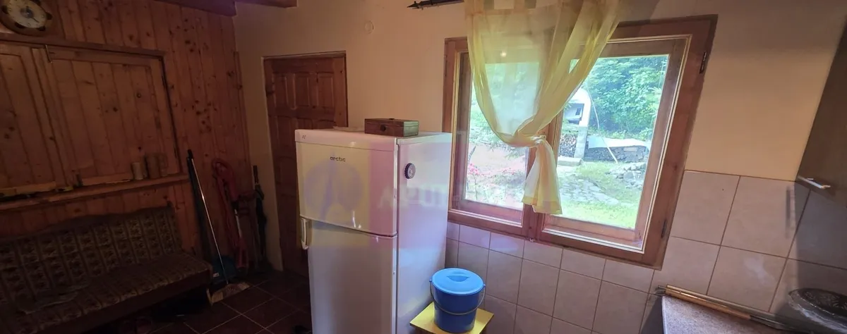 Cabana cu 5 camere de vanzare in Provita