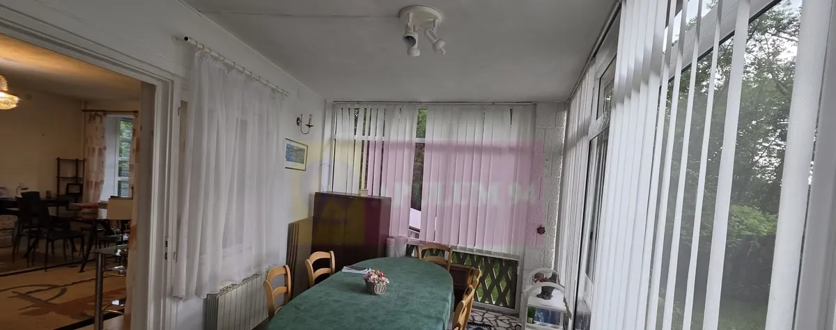 Vila de vanzare cu 6 camere si teren de 1000 mp in Cornu Prahova