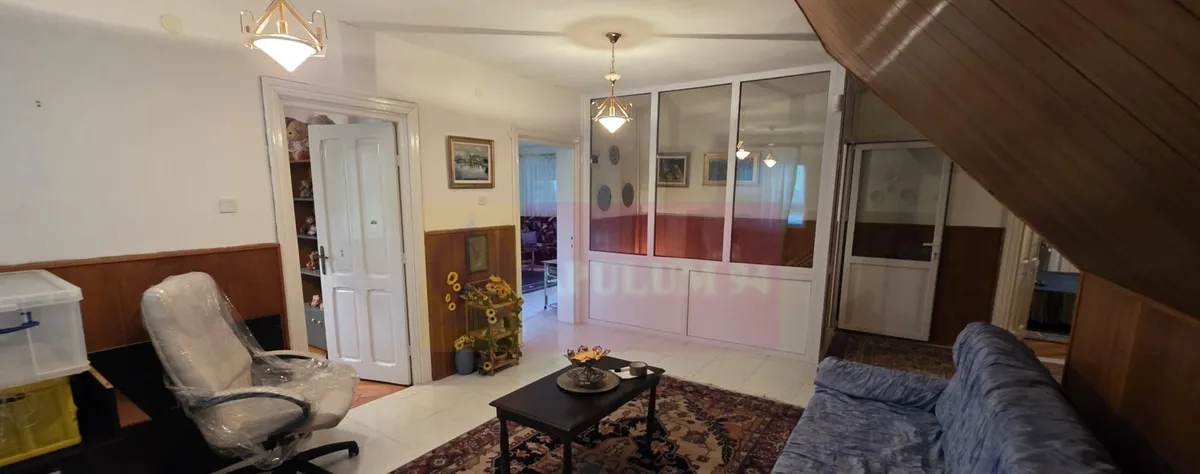 Vila de vanzare cu 6 camere si teren de 1000 mp in Cornu Prahova