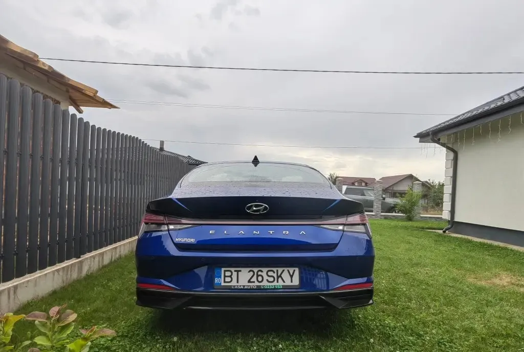Hyundai elantra 2021 - unic proprietar km reali fara daune revizii la zi 14 800 eur