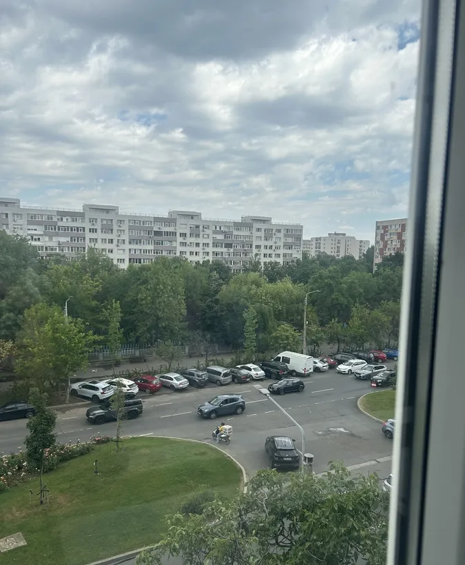 Drumul Taberei 2 min de metrou T Vladimirescu 75 mp 2 bai et 4 1980