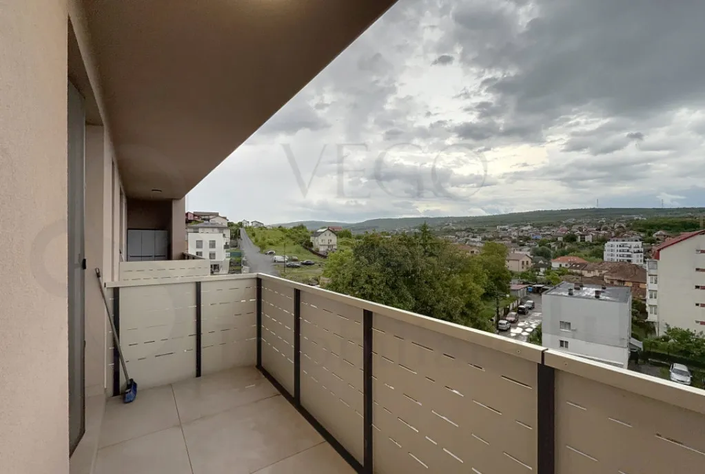 2 camere garaj balcon aproape de Auchan Iris utcn