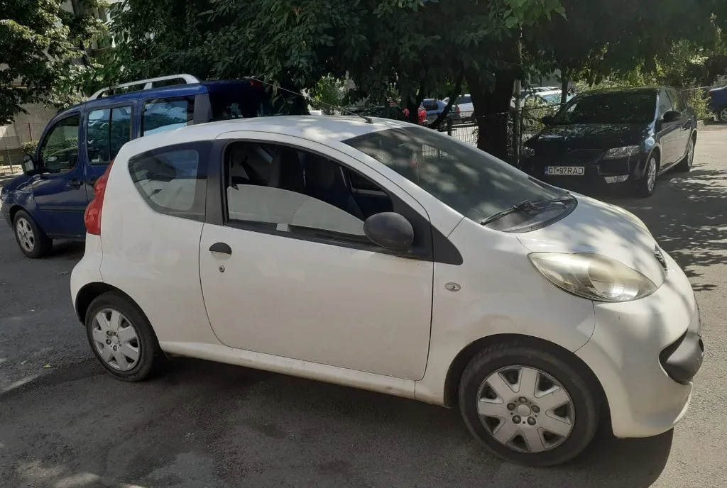 Peugeot 107 in stare excelenta punct de vedere mecanic si estetic 2 000 eur